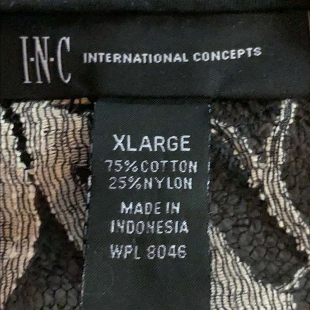 Beautiful lace jacket - Picture 3 of 3